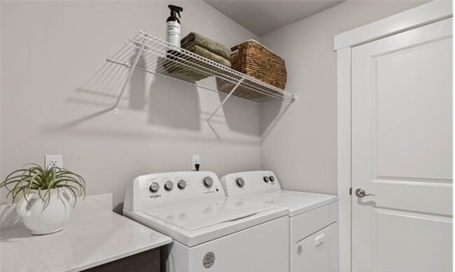 Building Photo - Air-conditioned Beautiful 4 Bed+ Bonus in Northshore School District – Bothell!