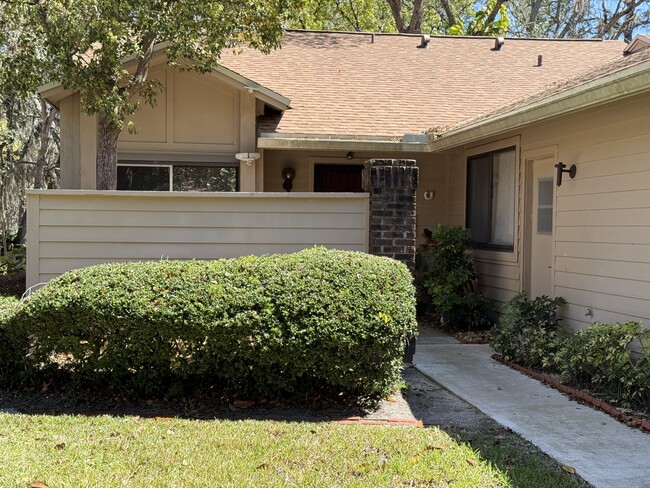 Building Photo - 417 Evesham Pl