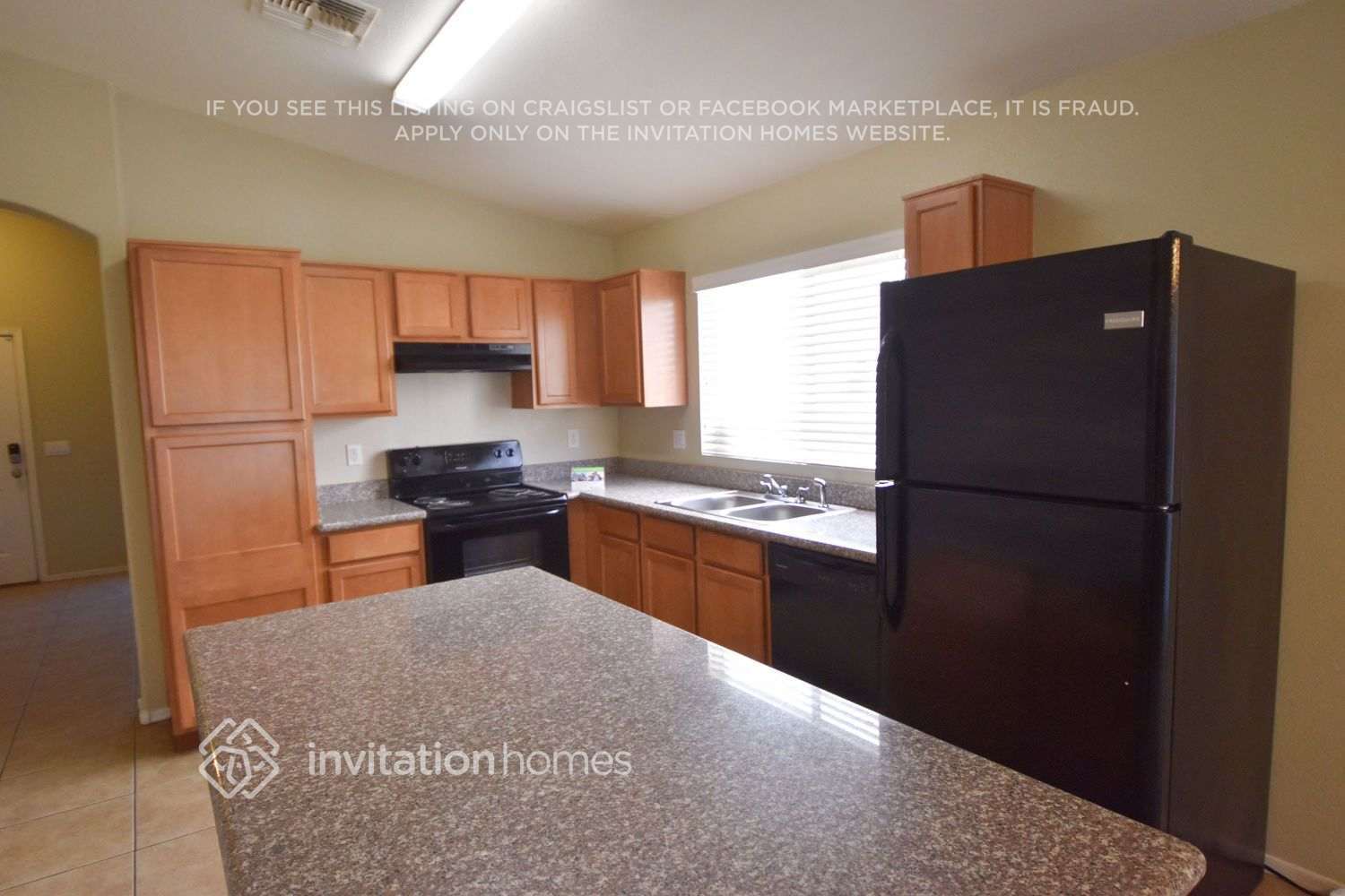 Building Photo - 5409 S 7th Dr