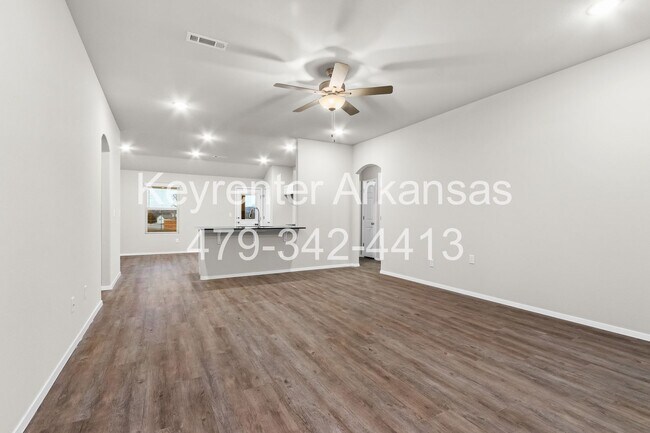 Building Photo - Gorgeous home ready for you!