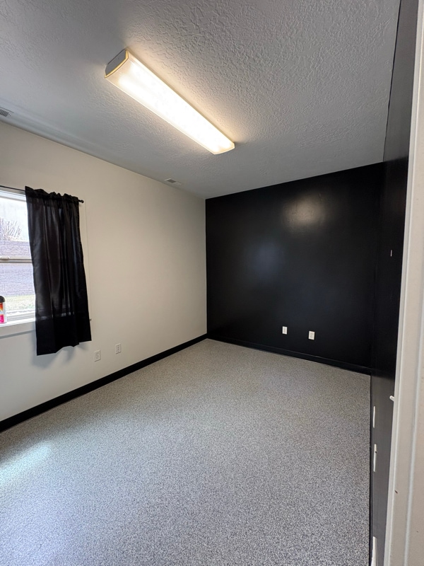 Building Photo - 45 W 700 S