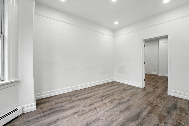 Building Photo - 130 75th St