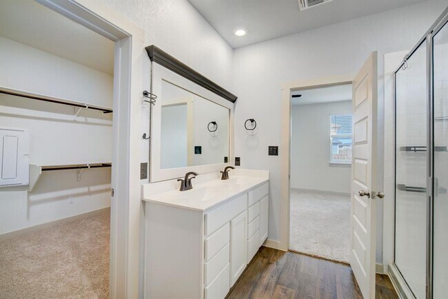 Building Photo - 131 Big Sandy Creek Dr