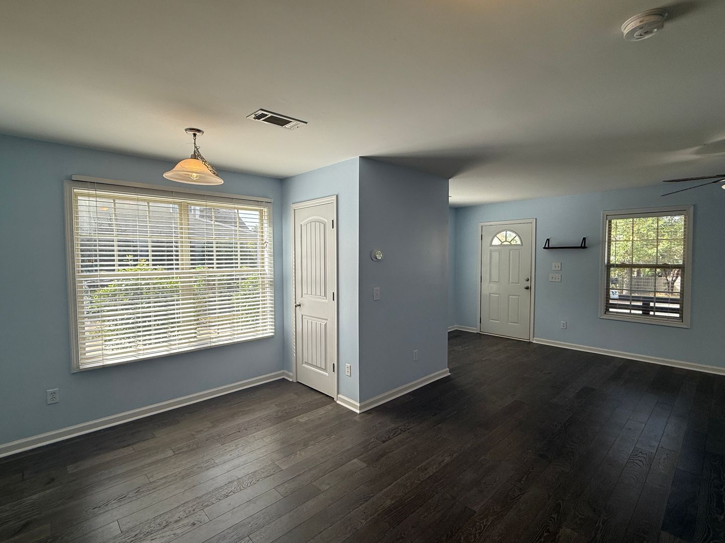 Building Photo - Cute 2 Story Home in Lundy Chase