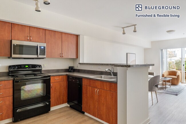 Building Photo - 362 Bellevue Way NE