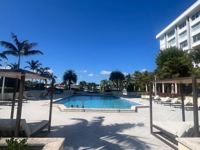 Building Photo - 5600 Collins Ave