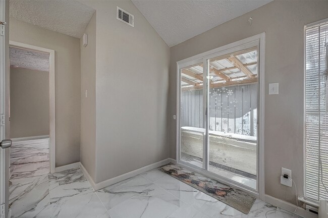 Building Photo - 9215 Golden Meadow Dr