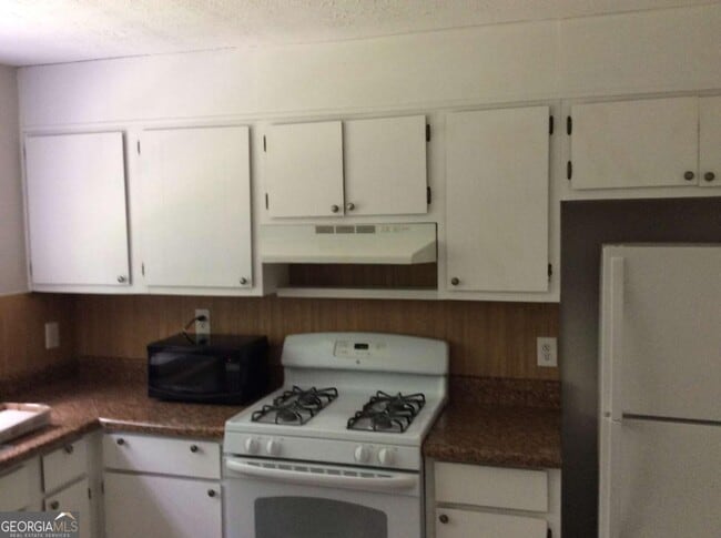 Building Photo - 130 Meadowbrook Ct