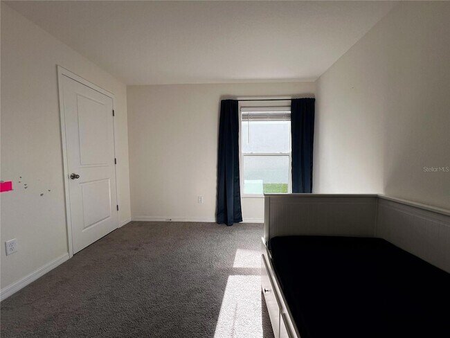 Building Photo - 10634 Chippewa Dr