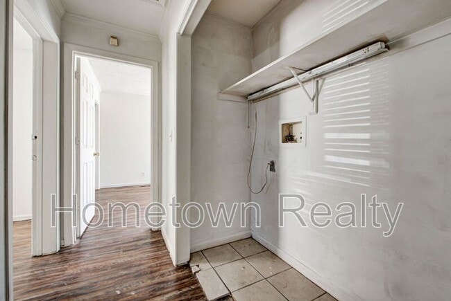 Building Photo - 2701 S Phillips Ave