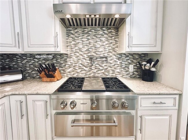 Building Photo - 3232 Brookview Rd