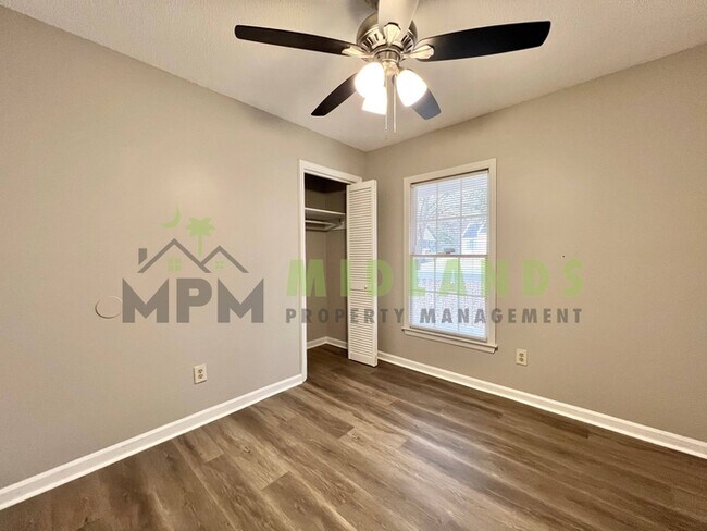 Building Photo - 237 Devonport Dr