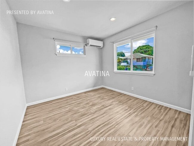 Building Photo - 2976 Kamakini St