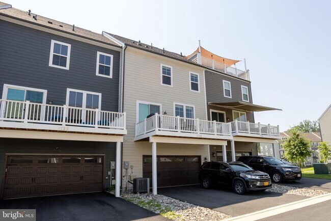 Building Photo - 1730 Autumn Maple Leaf Dr