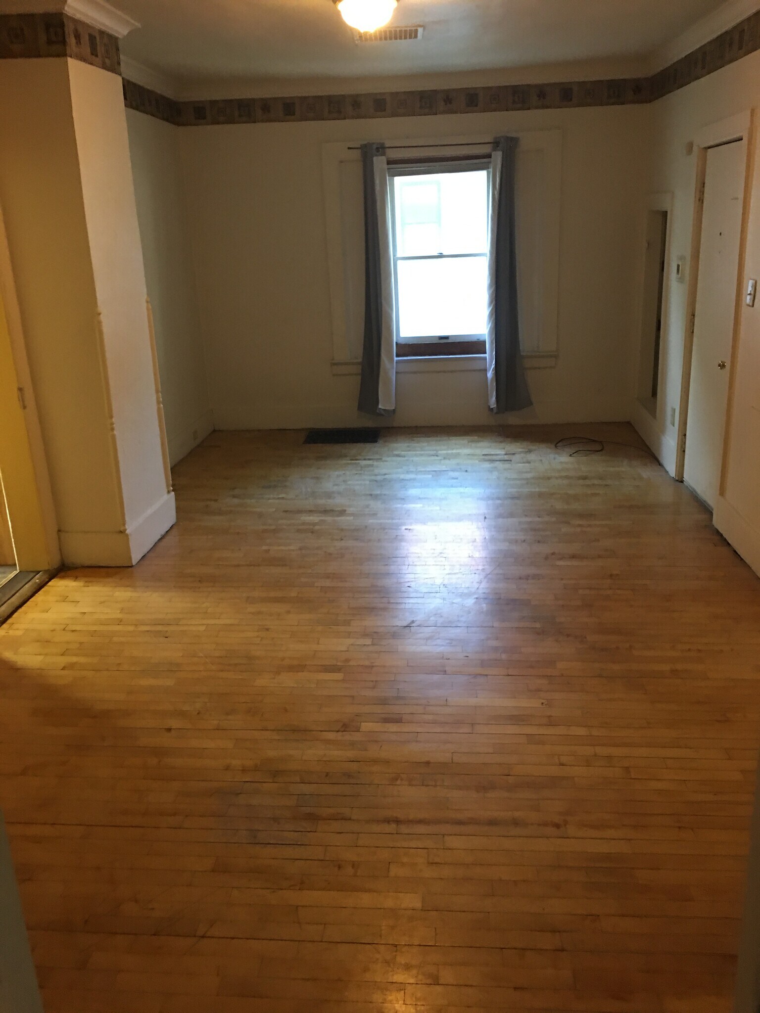 Building Photo - 846 McKinley St