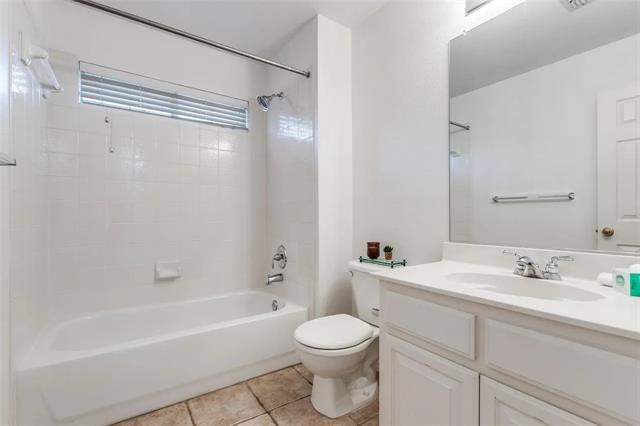 Building Photo - 4125 Greenfield Dr