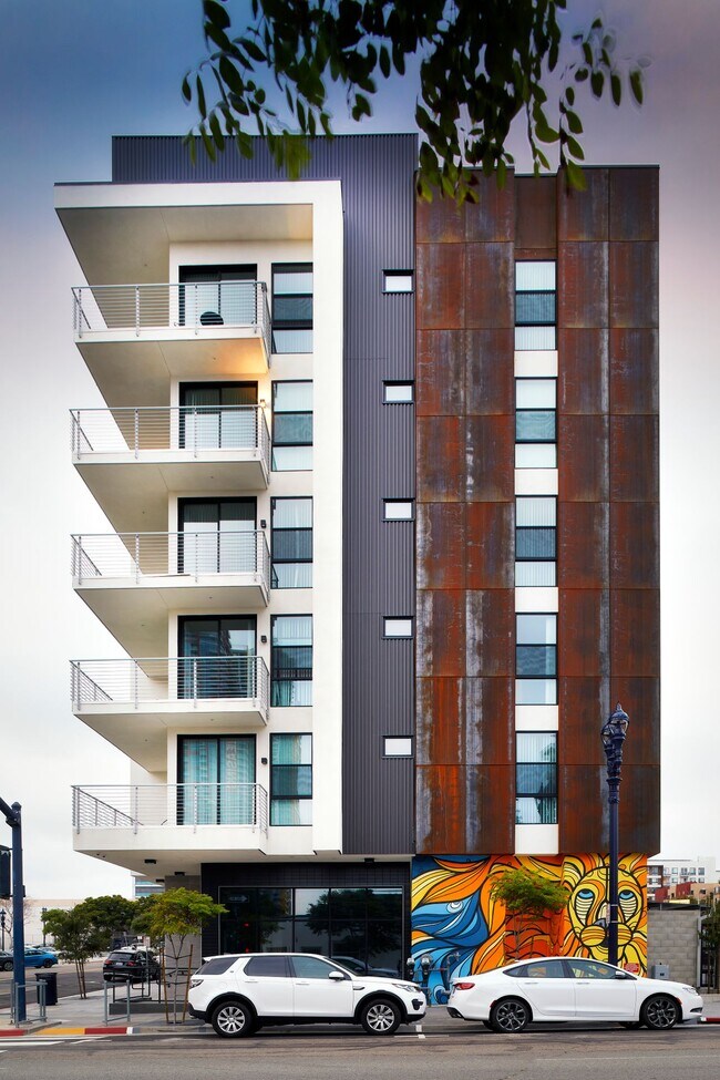 Building Photo - The Leo