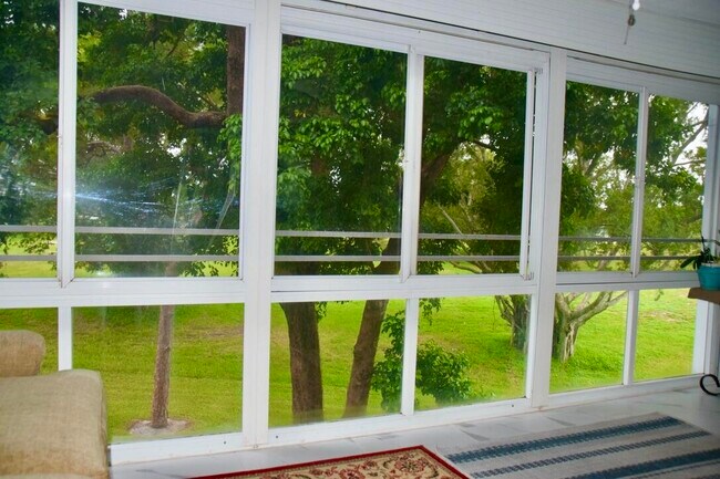 Building Photo - 364 Keswick C