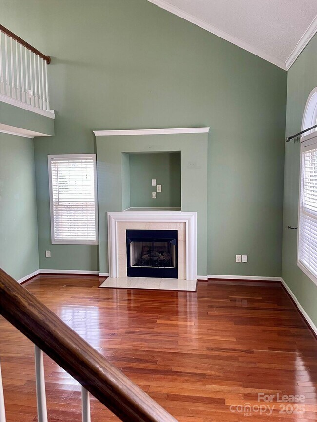 Building Photo - 3823 Thomas Ridge Dr