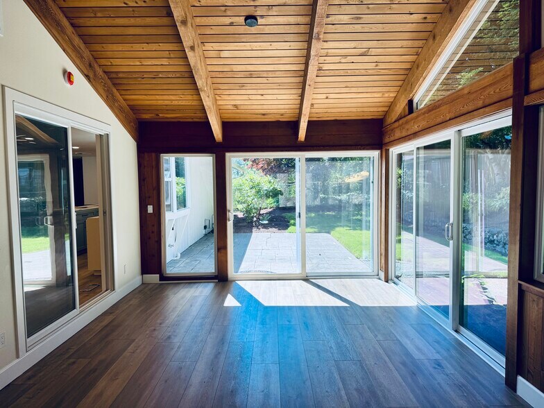 Sunroom 3 - 11965 NW Oatfield Ct