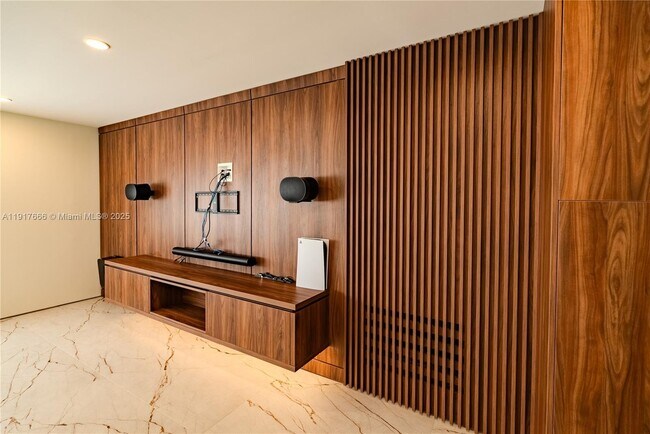 Building Photo - 3711 Battersea Rd