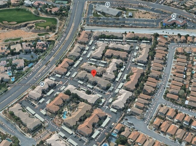 Building Photo - Amazing 2 BD 2 BA Condo in a Gated Community