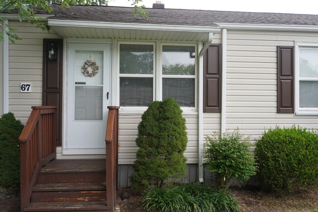 Primary Photo - 67 Swan St