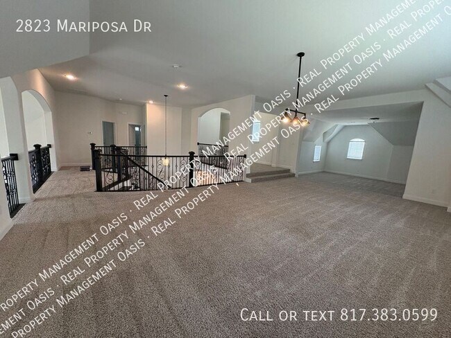 Building Photo - 2823 Mariposa Dr