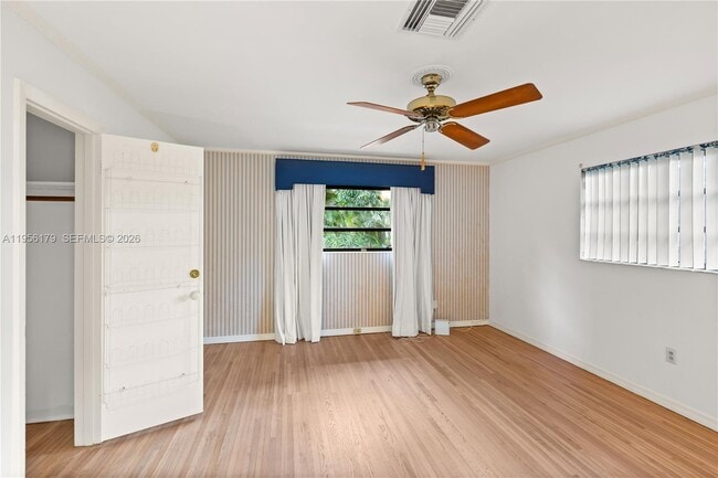 Building Photo - 736 Alhambra Cir