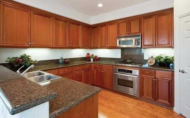 Building Photo - 812 Joree Ln