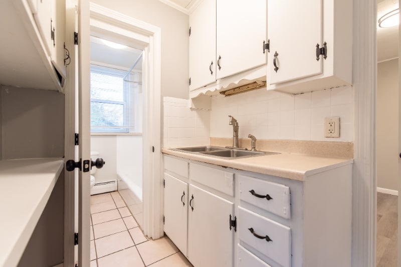 Building Photo - 672 N Main St