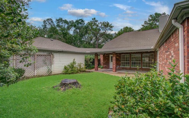 Building Photo - 16839 Willow Bend Ct