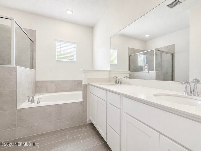 Building Photo - 112 Wrensong Pl