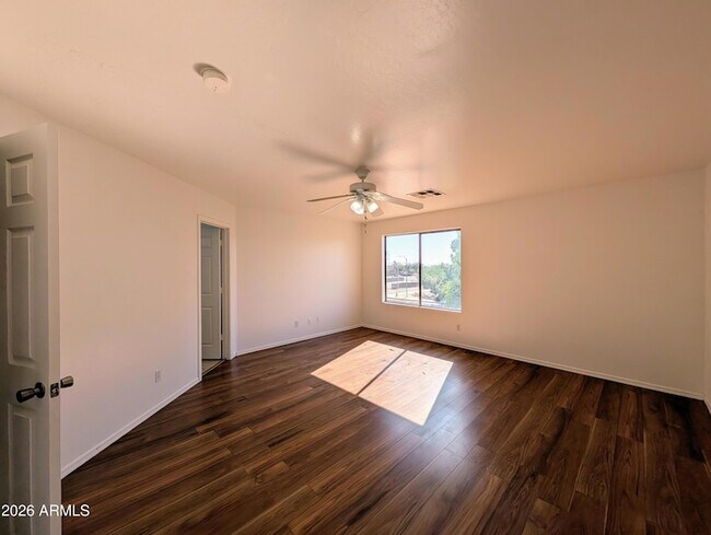 Building Photo - 6416 N 78th Ln