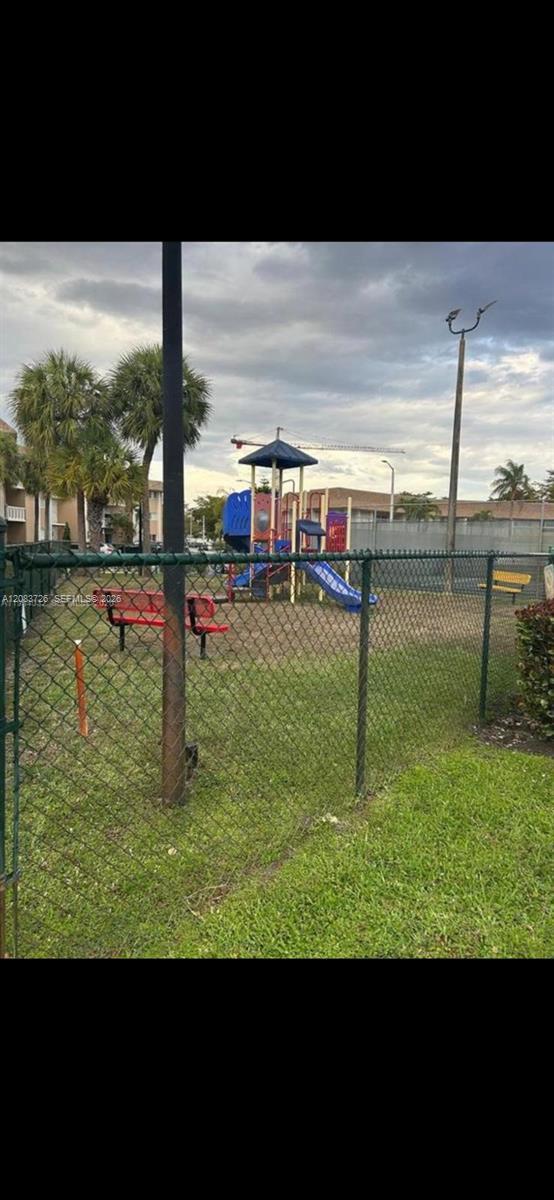 Building Photo - 7450 Miami Lakes Dr