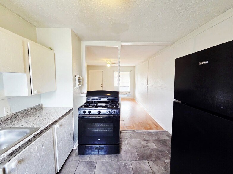 Building Photo - 1509 Sycamore St