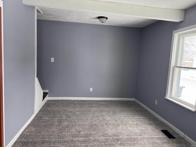 Building Photo - 1613 W 15th St