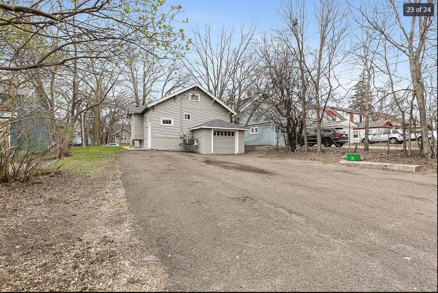 Large Parking Space - 1014 8th Ave S
