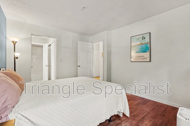 Building Photo - 1021 Brighthurst Dr