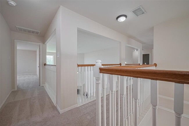 Building Photo - 21627 Cozy Hollow Ln