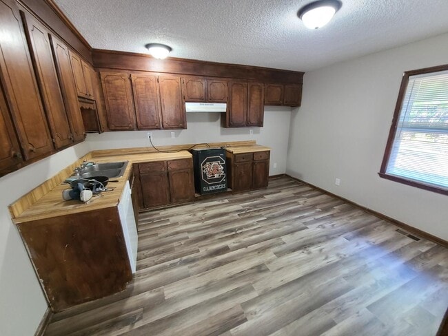 Building Photo - 134 Calvin Ct