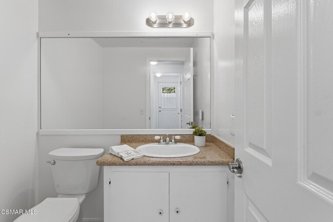 Building Photo - 1239 Honeysuckle Ct