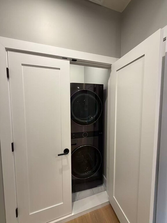 Building Photo - 60 Cross St E