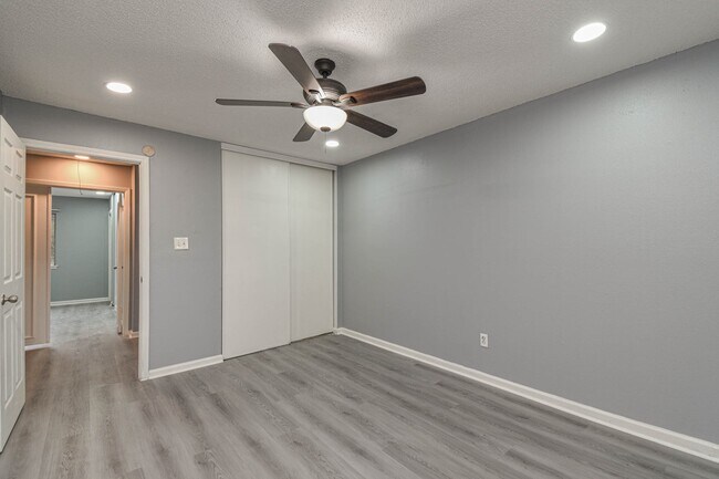 Building Photo - 12543 Wellington Park Dr