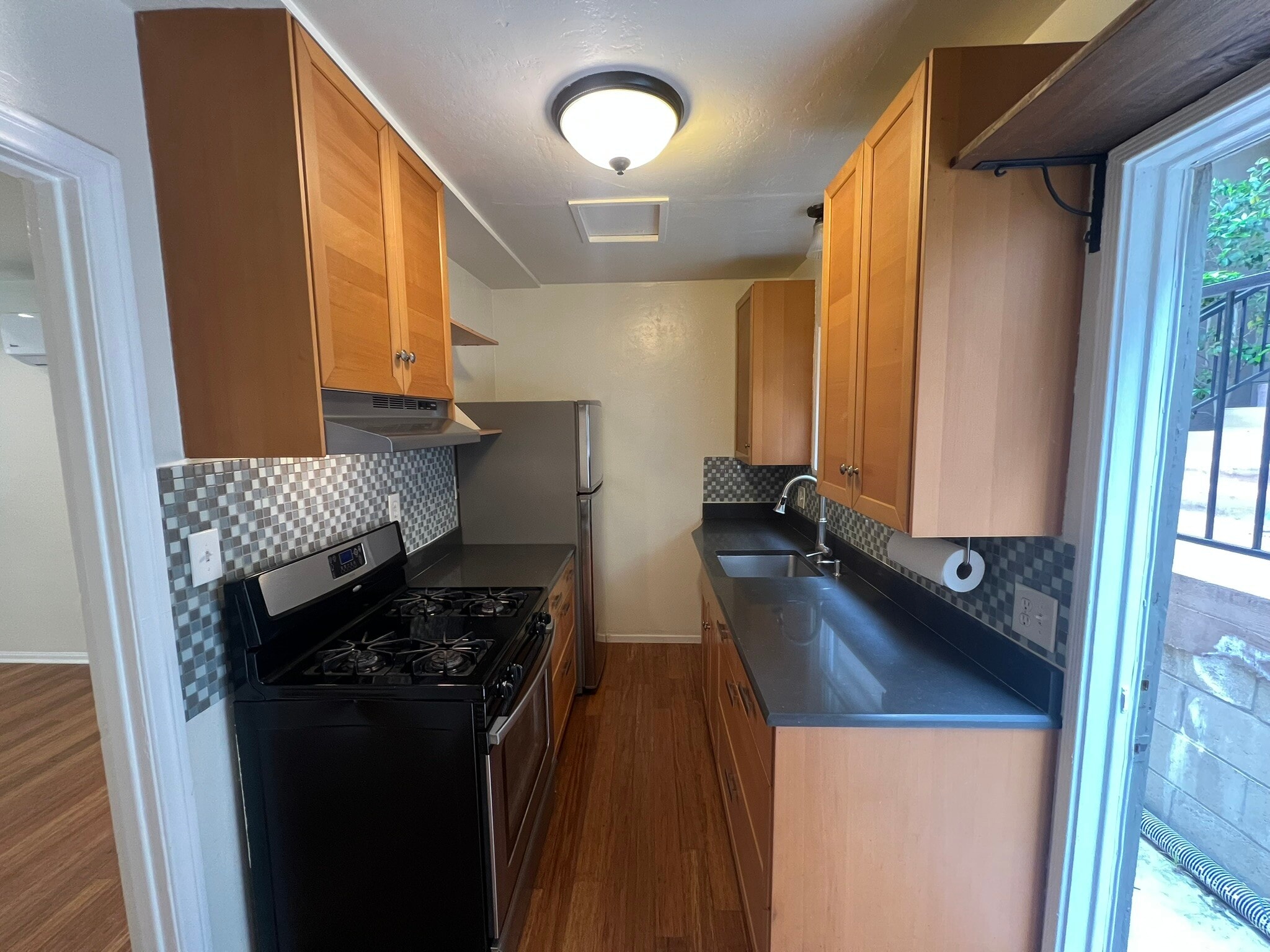 Building Photo - 2019 Cypress Ave