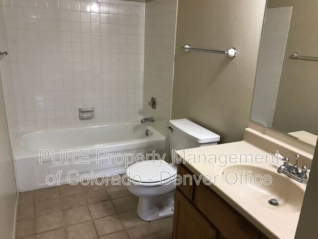 Building Photo - 427 Wright St