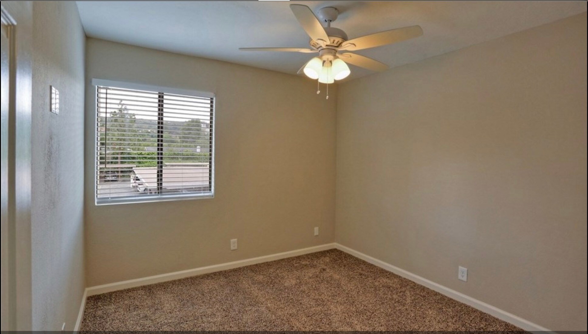 guest bedroom - 25019 Peachland Ave