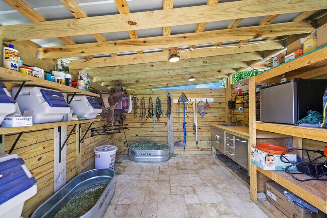 Building Photo - 14704 Black Bear Rd