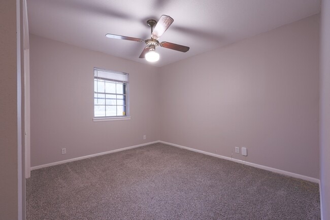 Building Photo - 20427 Lakeside Dr