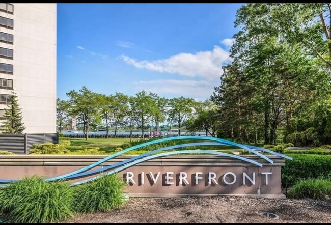 Complex entrance - 300 Riverfront Dr